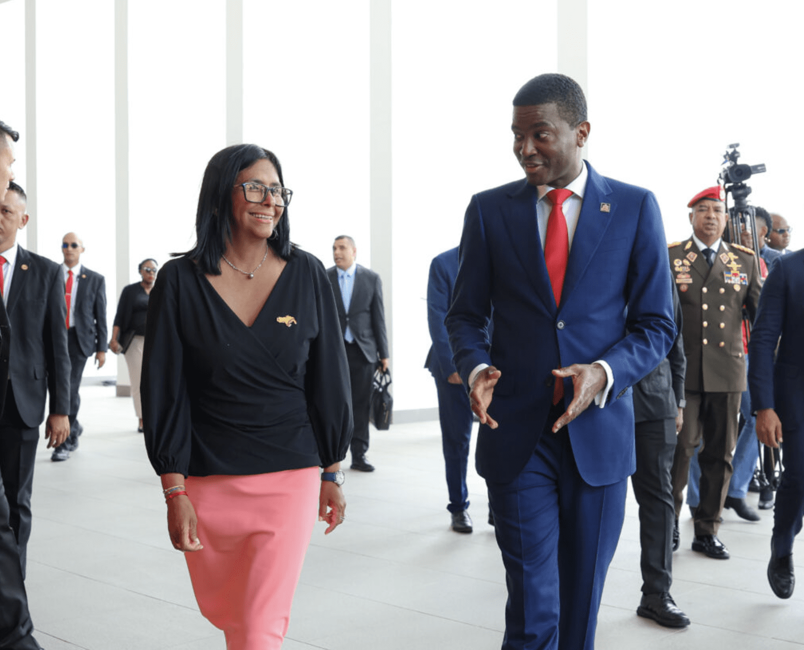 Acting Venezuela President Delcy Rodríguez and Grenadian Prime Minister Dickon Mitchell